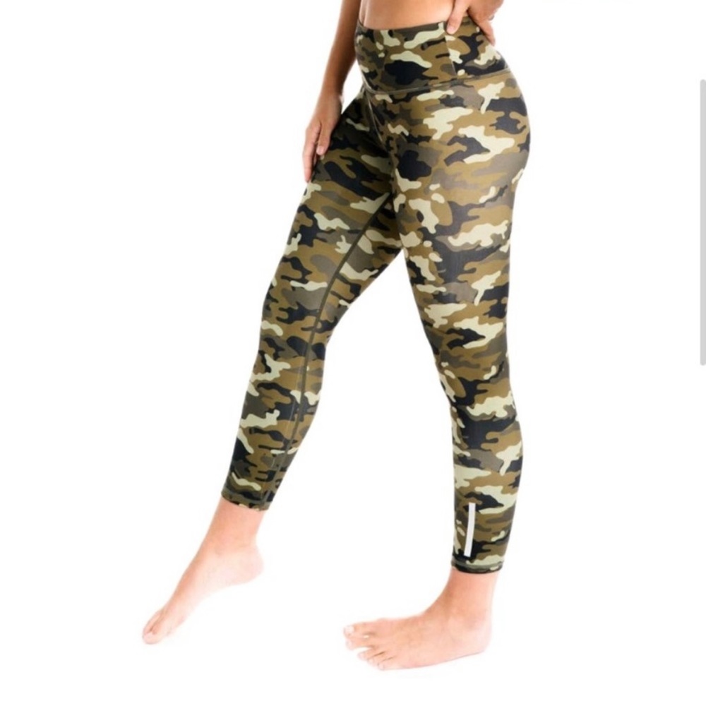Zyia Active Green Camo Reflective Leggings Gem